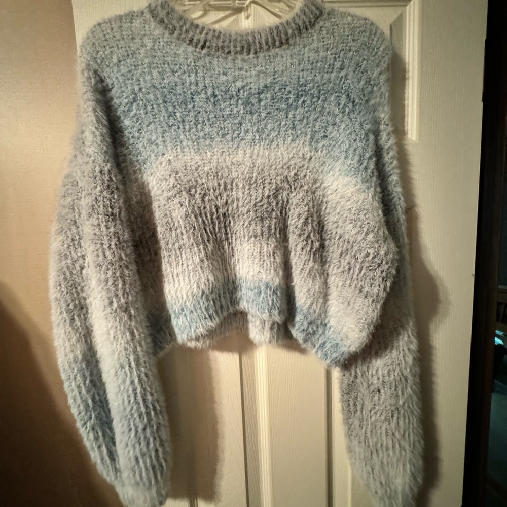 Crop top sweater